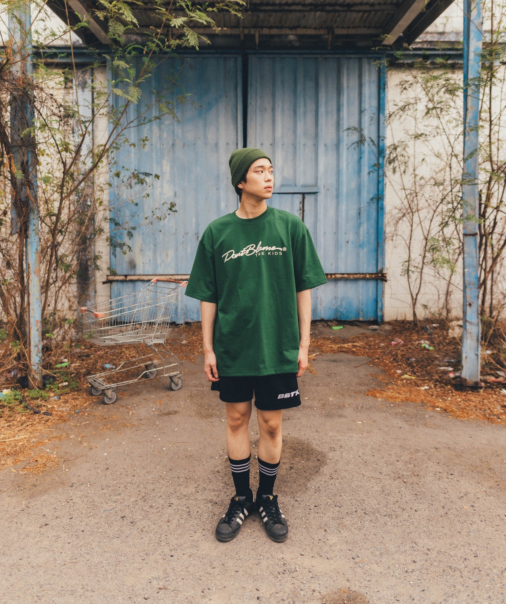 CURSIVE TEE - FOREST GREEN